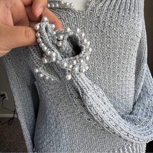 E Haas & Co Elegant Gray Vintage Rare Sweater with Pearl Accents - Picture 5 of 10